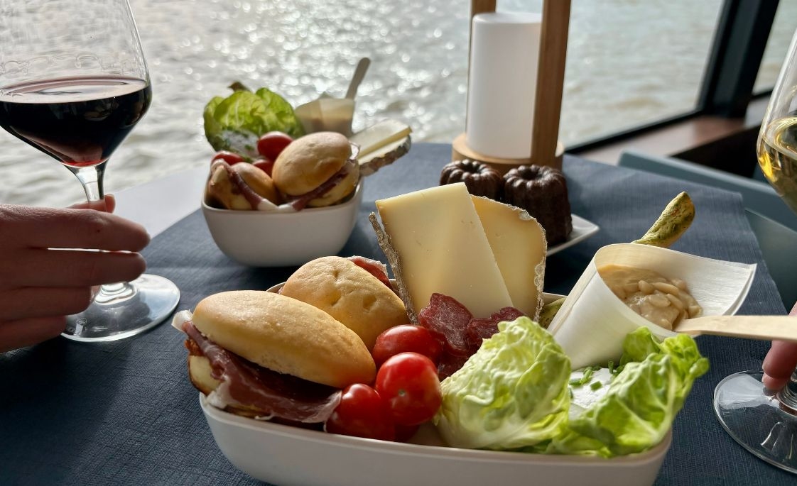 Offrez une croisière apéritive sur la Garonne